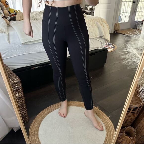 Carbon 38 Women’s Extra Small Black Striped Leggings - Picture 2 of 7